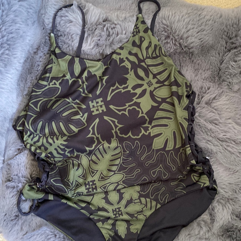 Hawaii’s Finest Bathing Suit